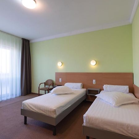 Vila Rosa 2 Hotel Cluj-Napoca Esterno foto