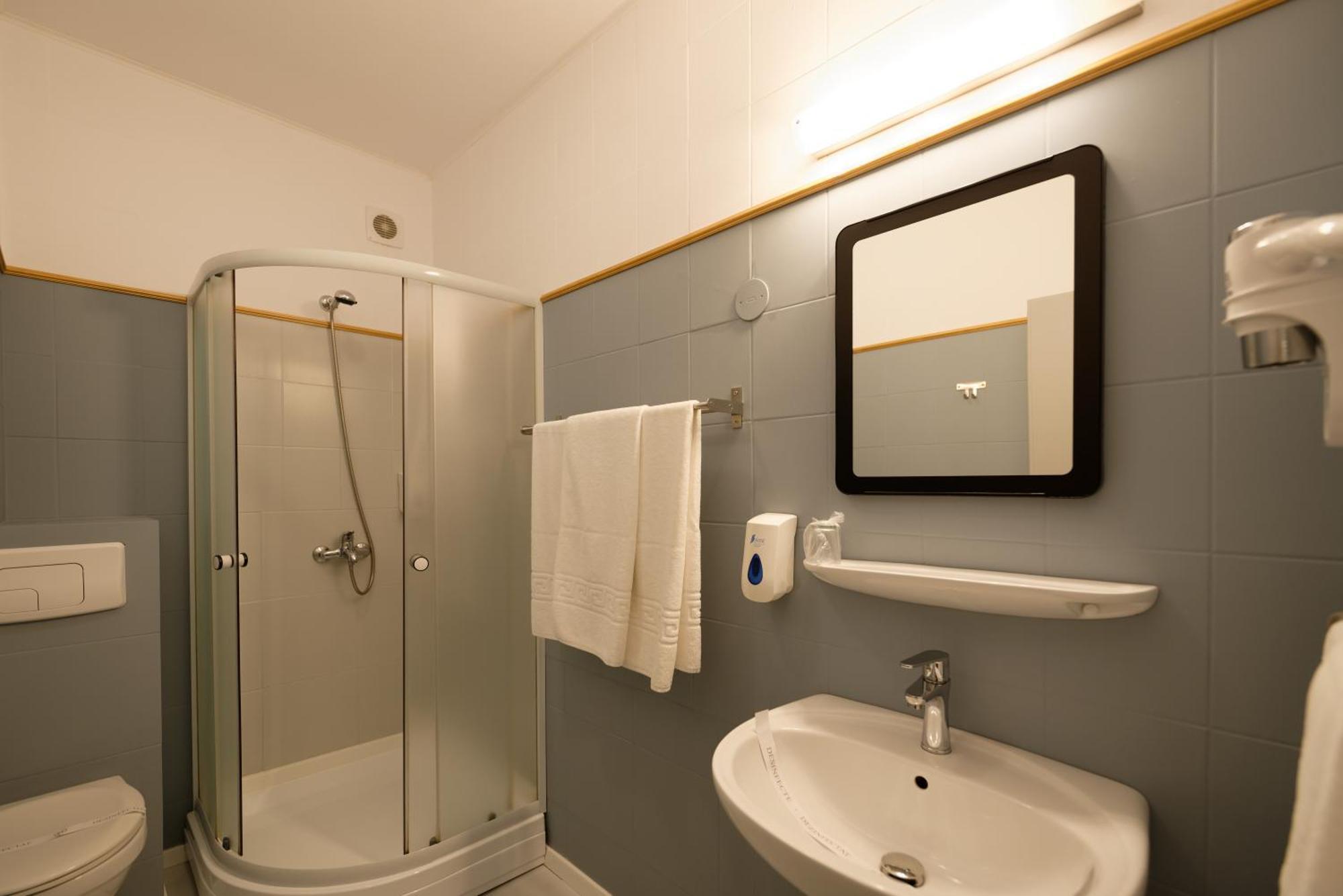Vila Rosa 2 Hotel Cluj-Napoca Esterno foto