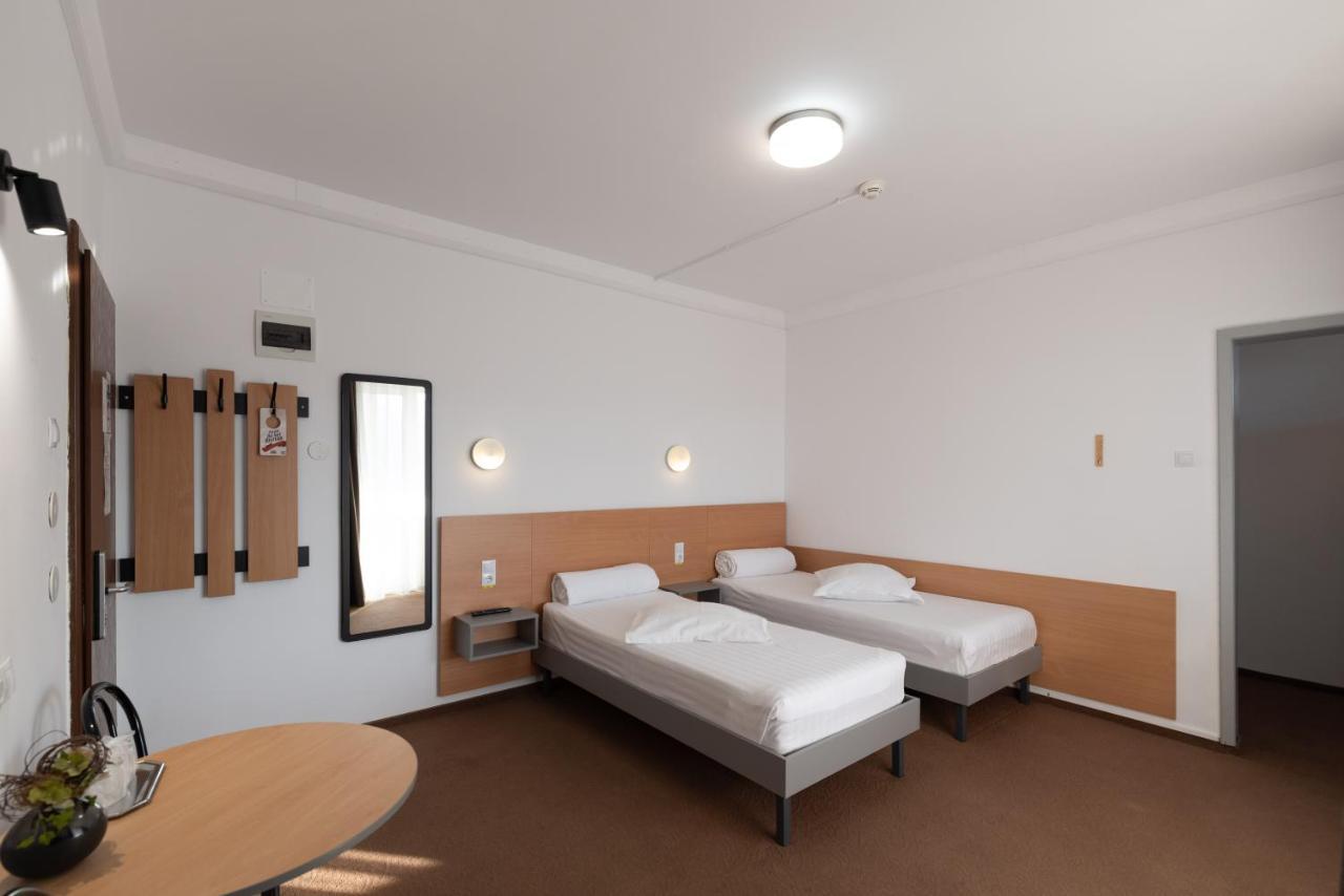 Vila Rosa 2 Hotel Cluj-Napoca Esterno foto