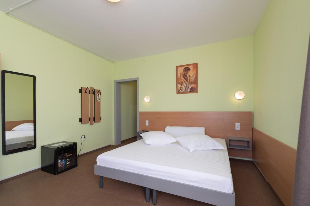 Vila Rosa 2 Hotel Cluj-Napoca Esterno foto
